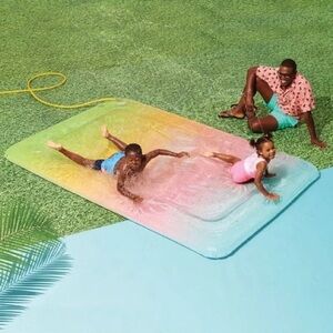 Brand New Sun Squad Giant Spraying Splash Mat Water Summer Fun